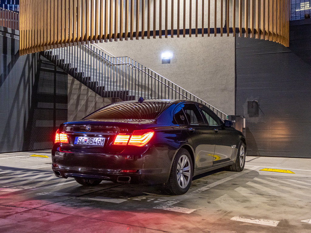 BMW 7 Series - Back